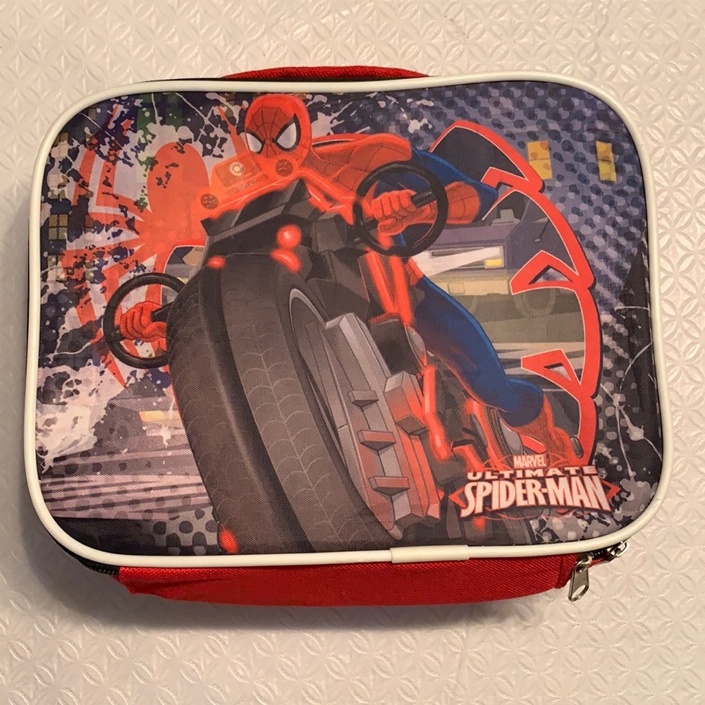 ✏️🆓 w $10+ Purchase Spider-Man lunch bag